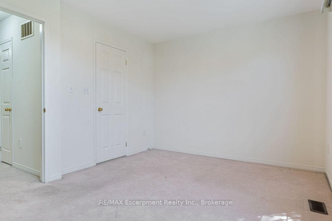 8 JIM BAIRD Mews photo 35