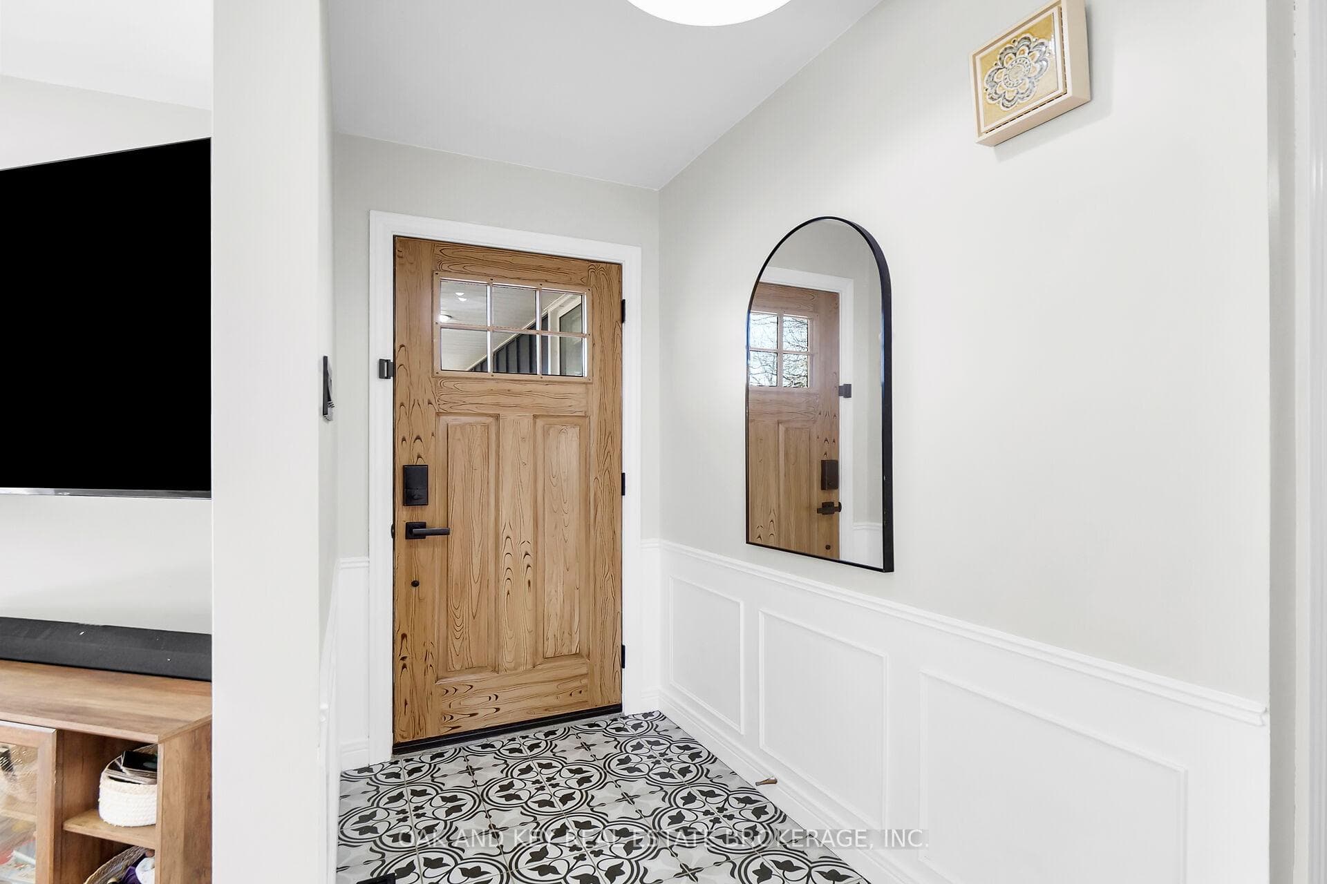 545 Forest Edge Road photo 3