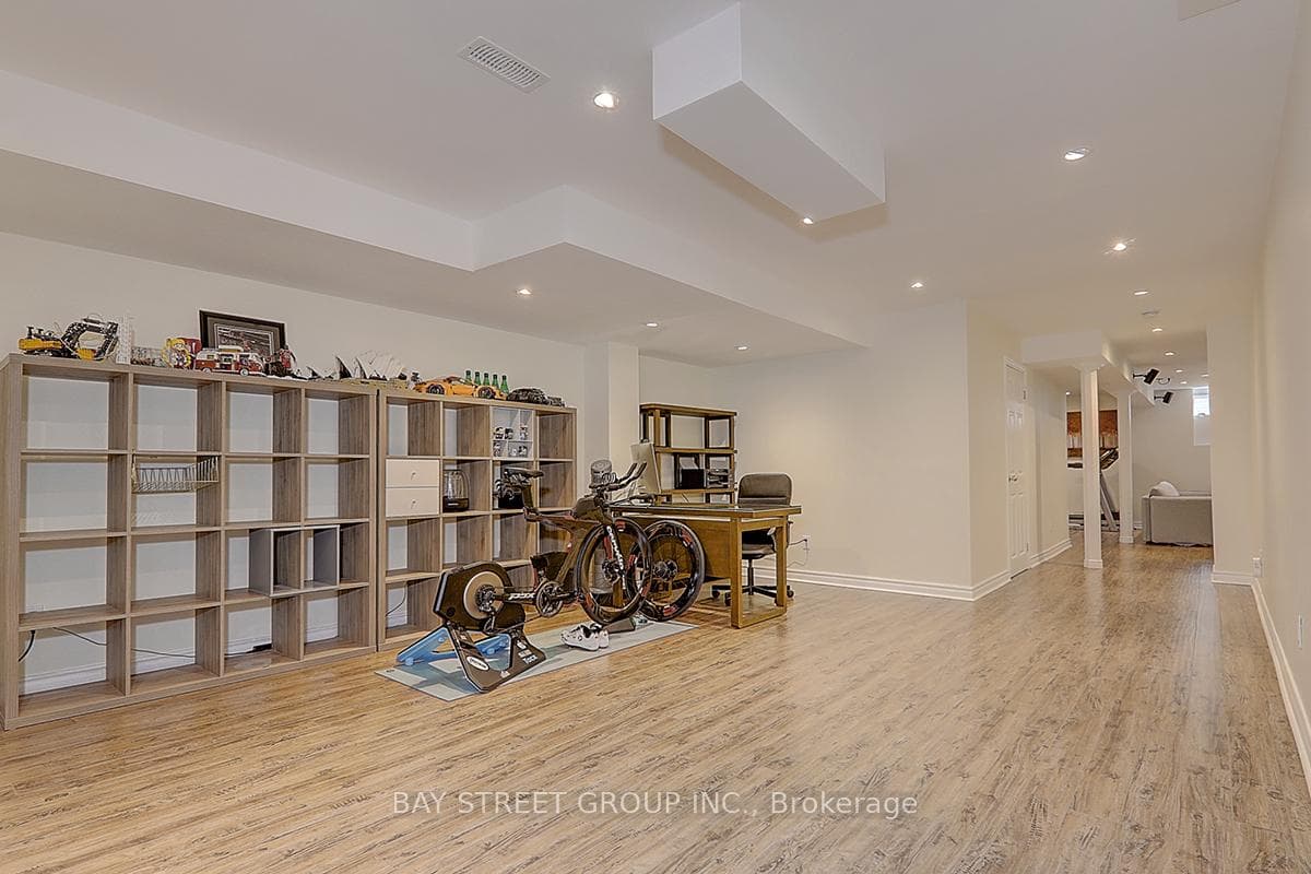 18 Begonia Street photo 32