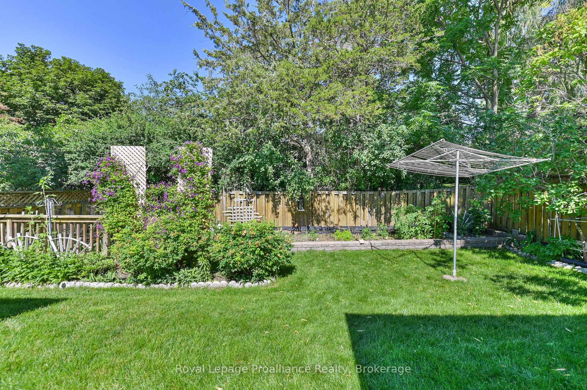 73 Finch Drive photo 35