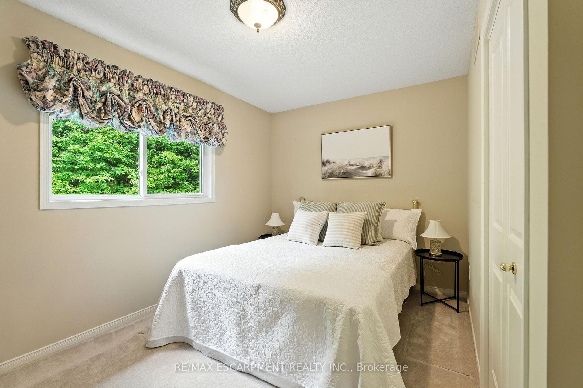 18 Naples Boulevard photo 28