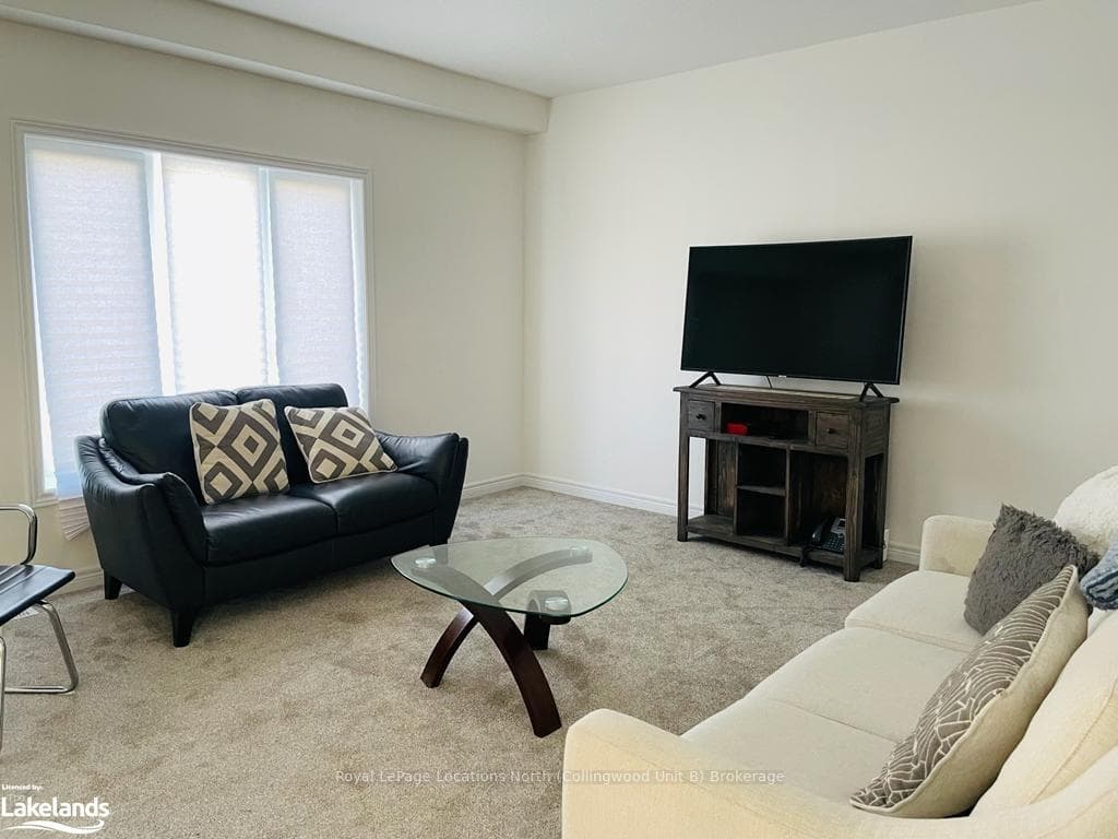 111 PLEWES Drive photo 9