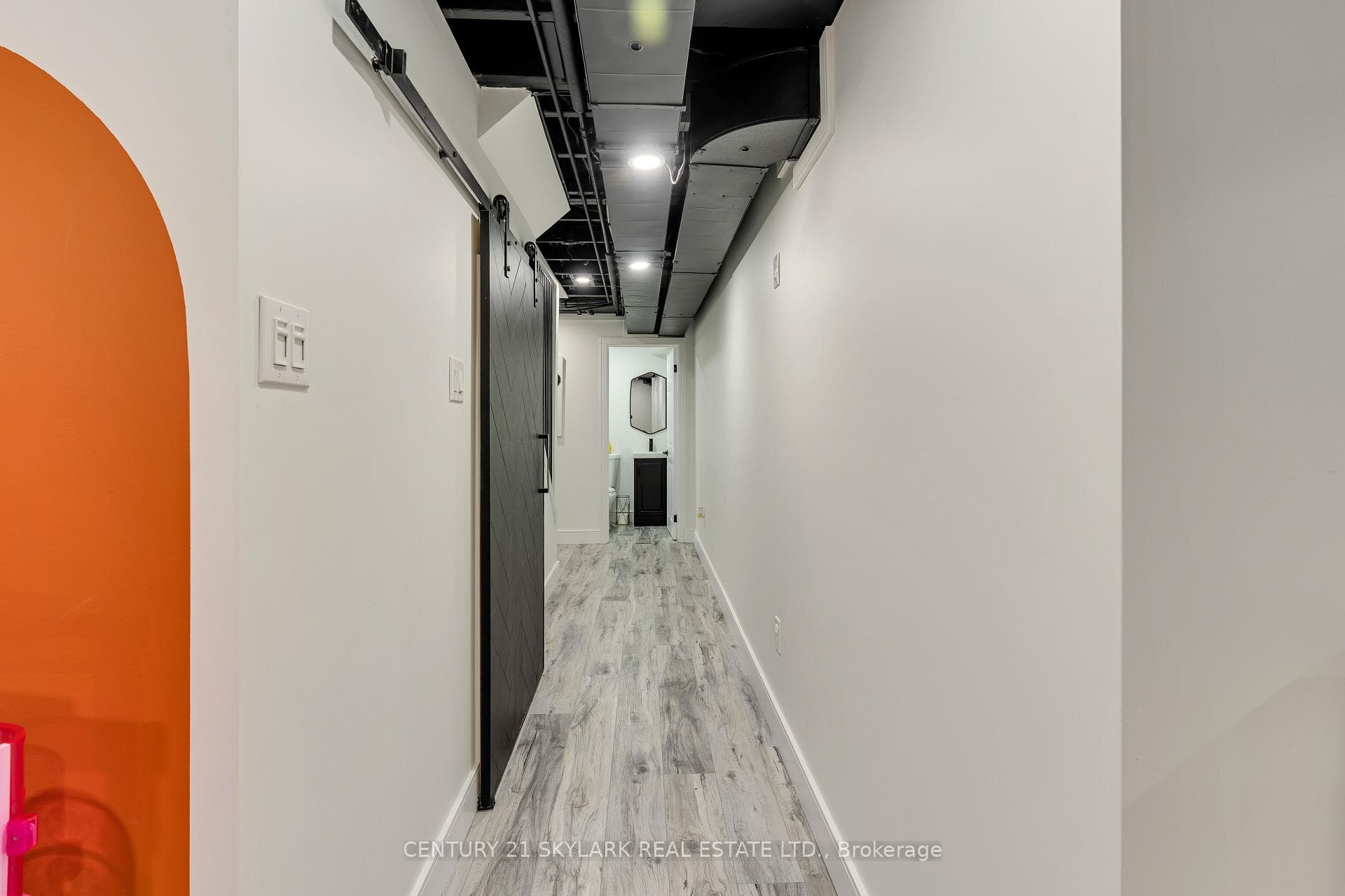 1385 Upper Wentworth Street Unit 15 photo 40