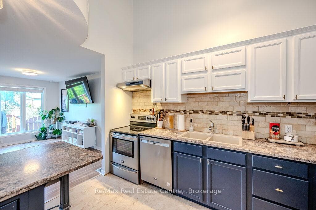 174 Windflower Drive photo 18
