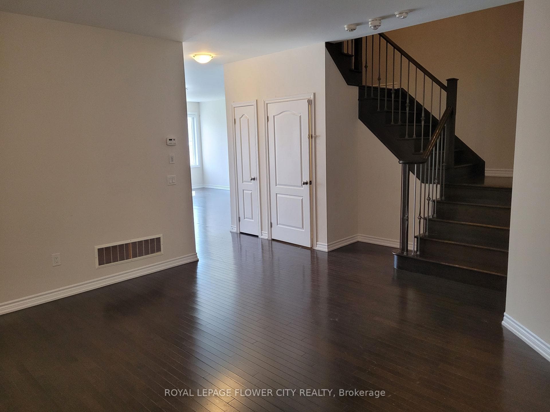 14 Craftsman Road photo 2