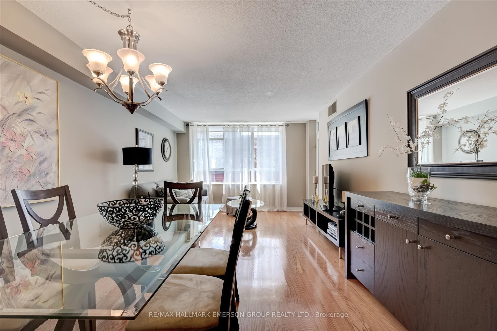 1091 Kingston Road Unit 319 photo 4