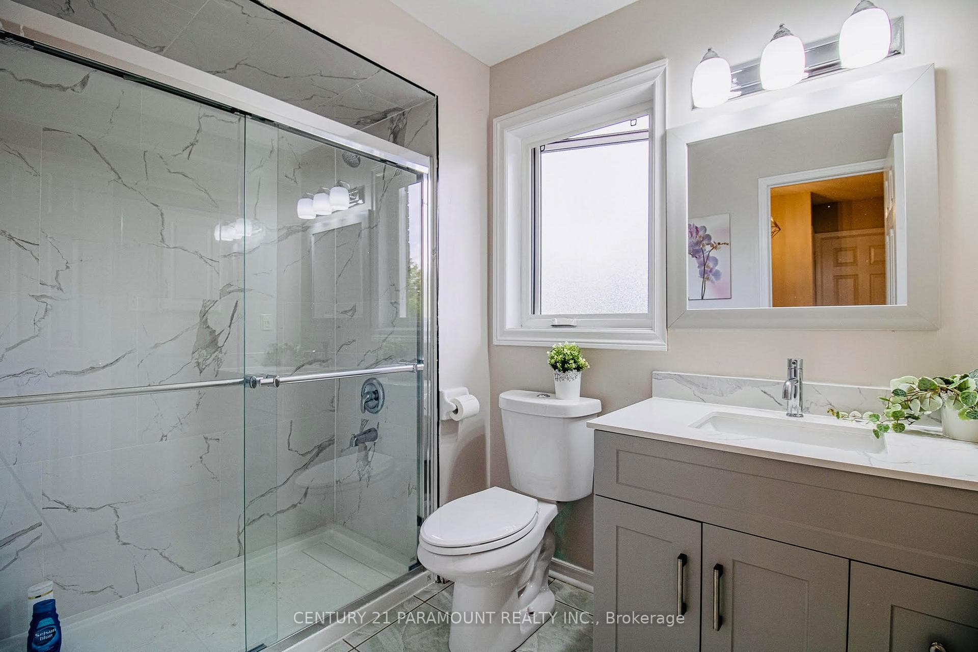 7 Sunley Crescent photo 14