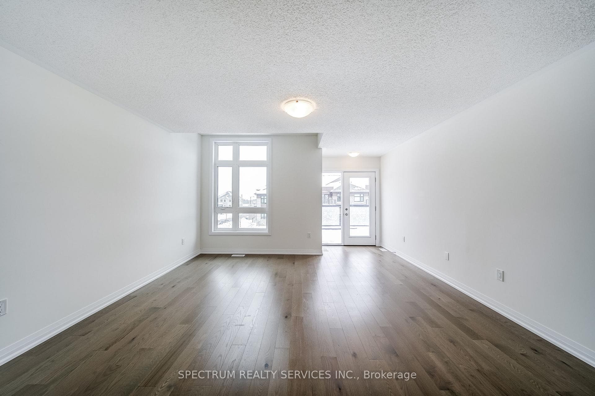 132 Adario Crescent photo 21