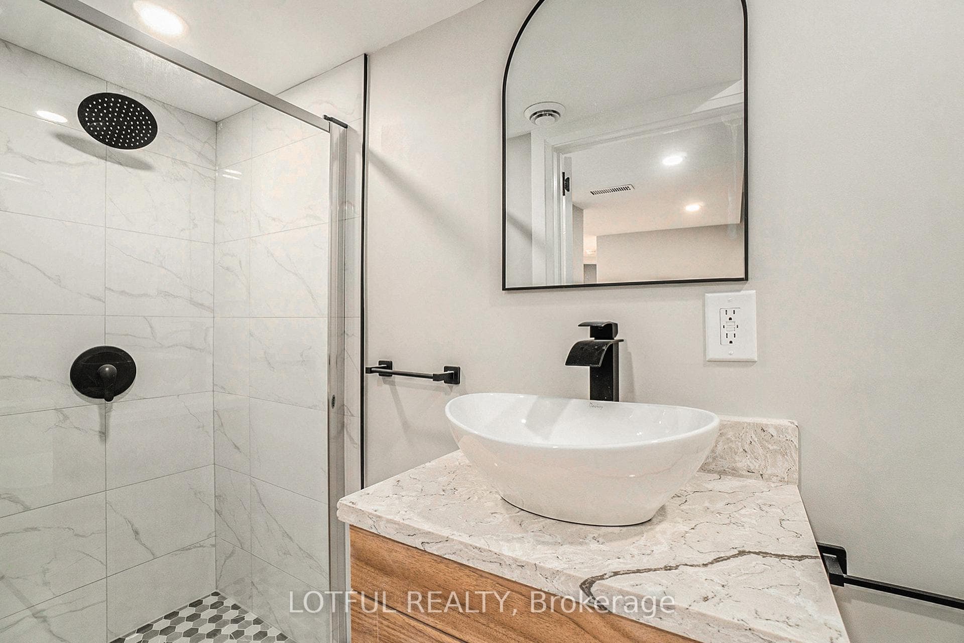 75 Dalehurst Drive Unit B photo 17