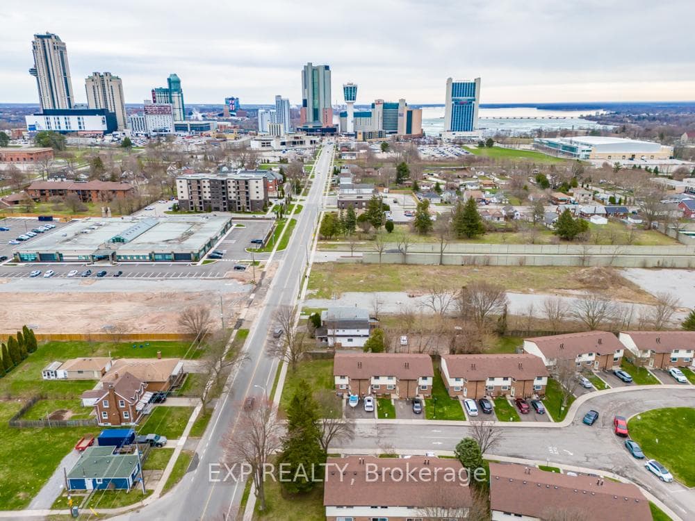 5938 Dunn Street photo 2