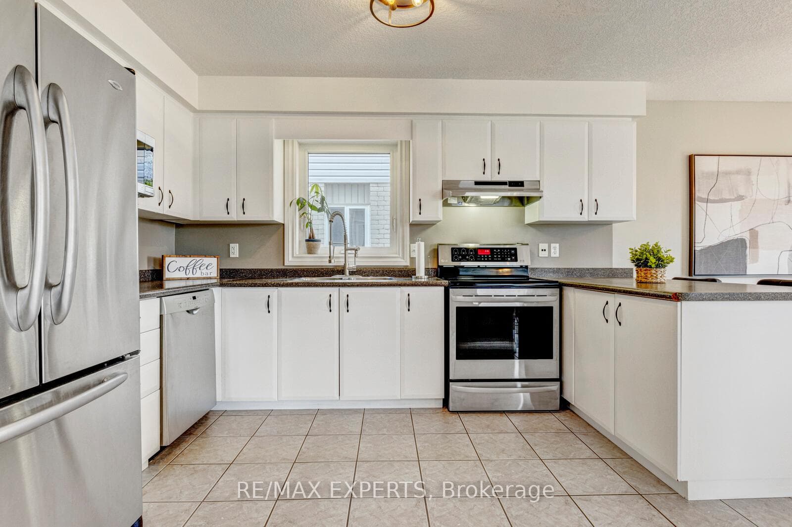 98 Steepleridge Street photo 12