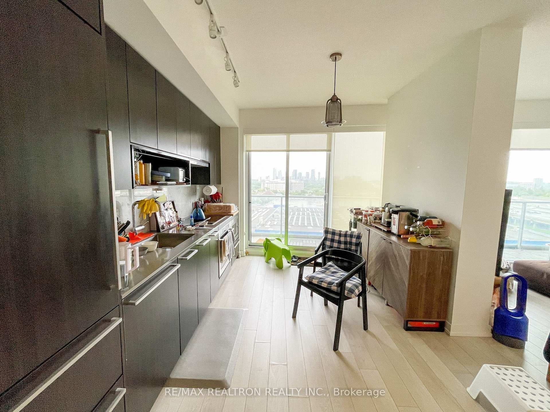 117 McMahon Drive Unit 611 photo 9