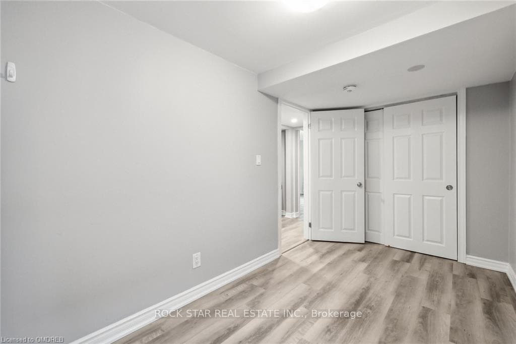 44 Mayfair Drive photo 26