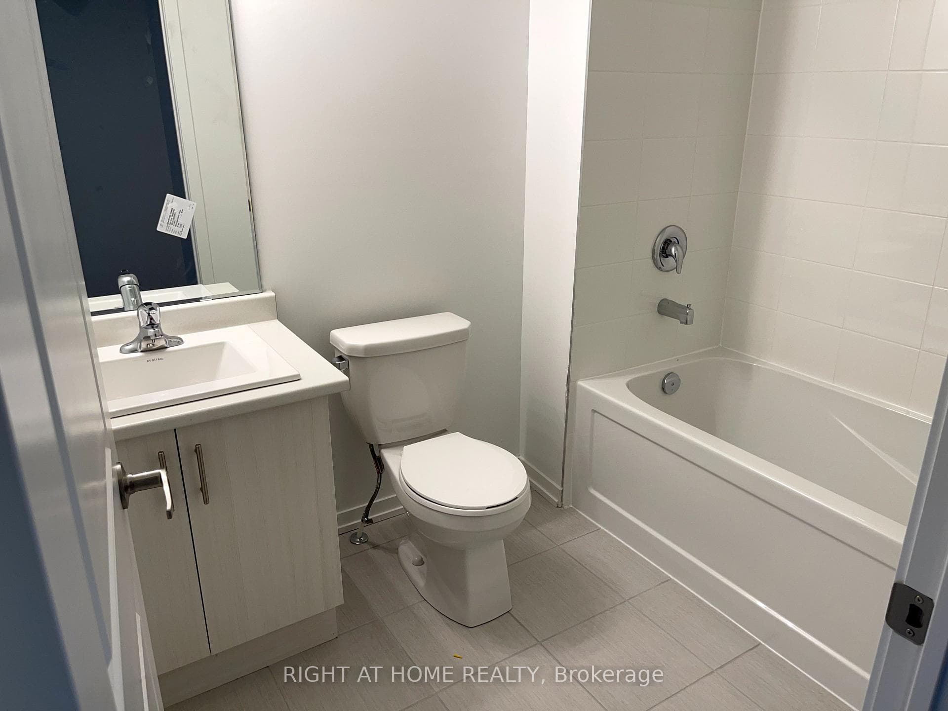36 Bateson Street photo 12