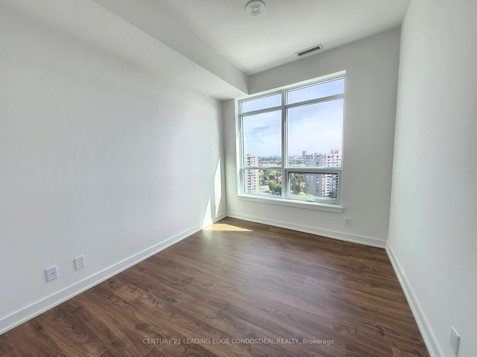 50 Upper Mall Way Unit B1402 photo 17