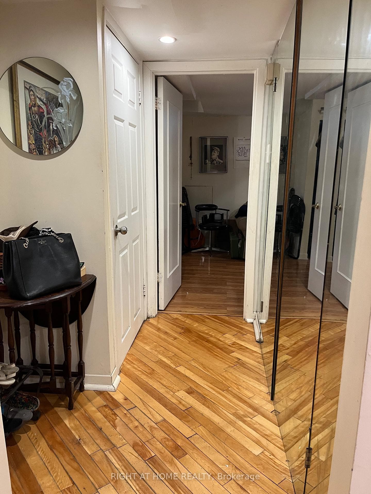 157 Medland Street photo 4