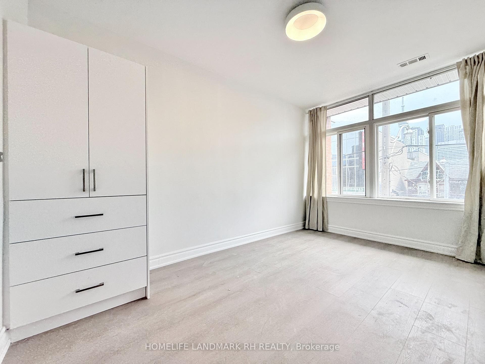 414 Dundas Street Unit 201 photo 12