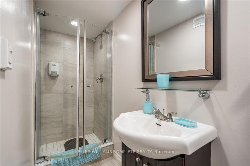 Guest Suite Bathroom