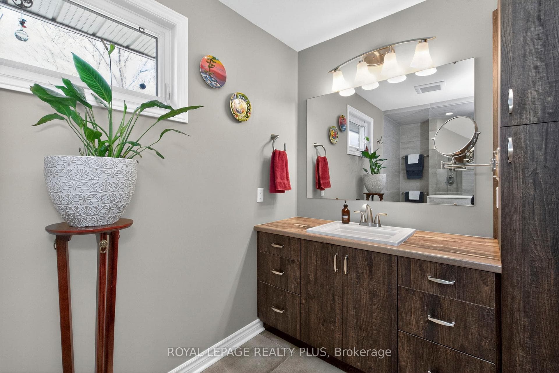 99 Peel Street photo 20