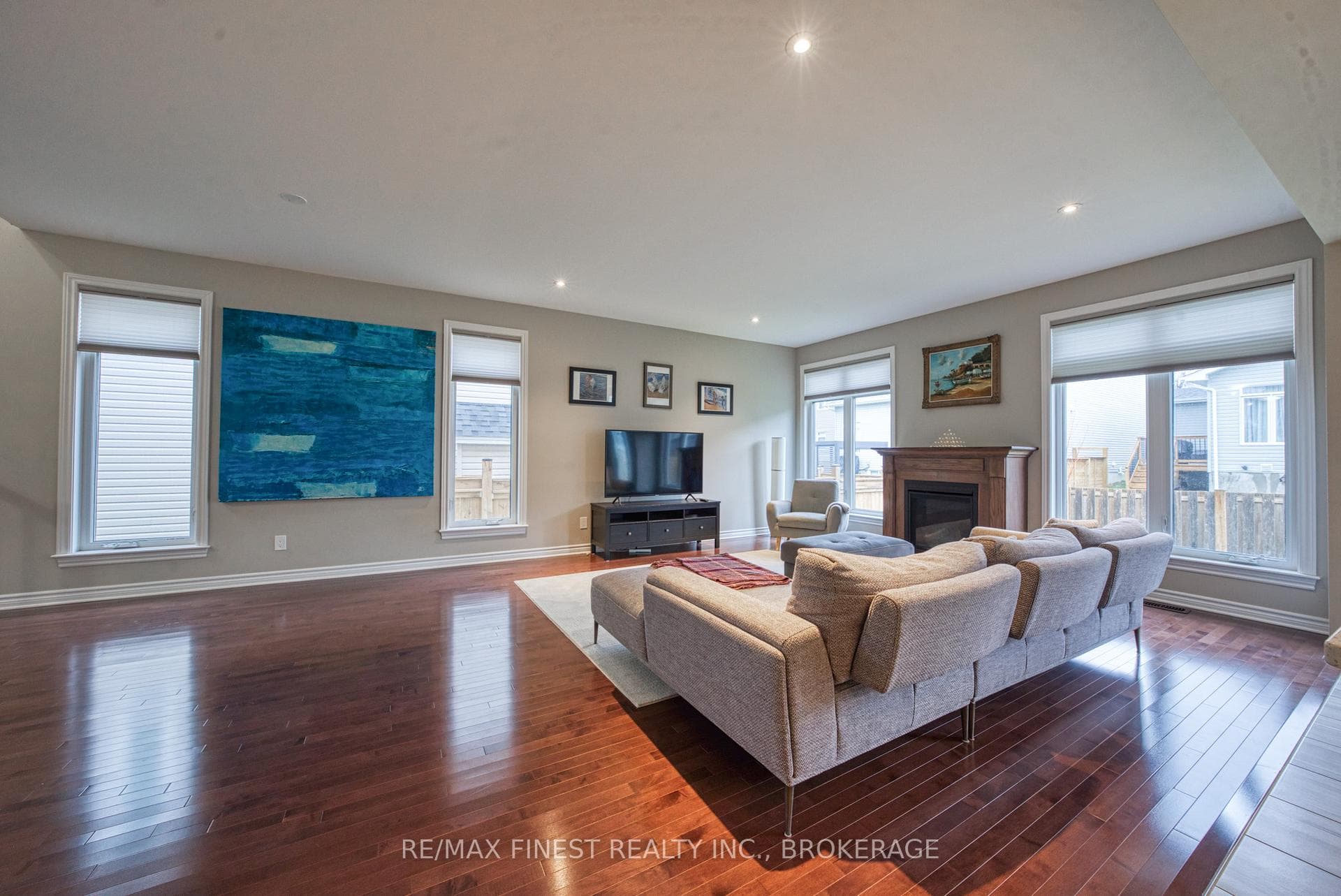 621 Halloway Drive photo 14