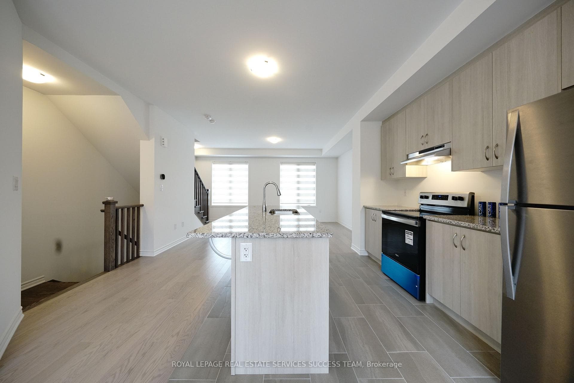 1377 Kobzar Drive photo 12