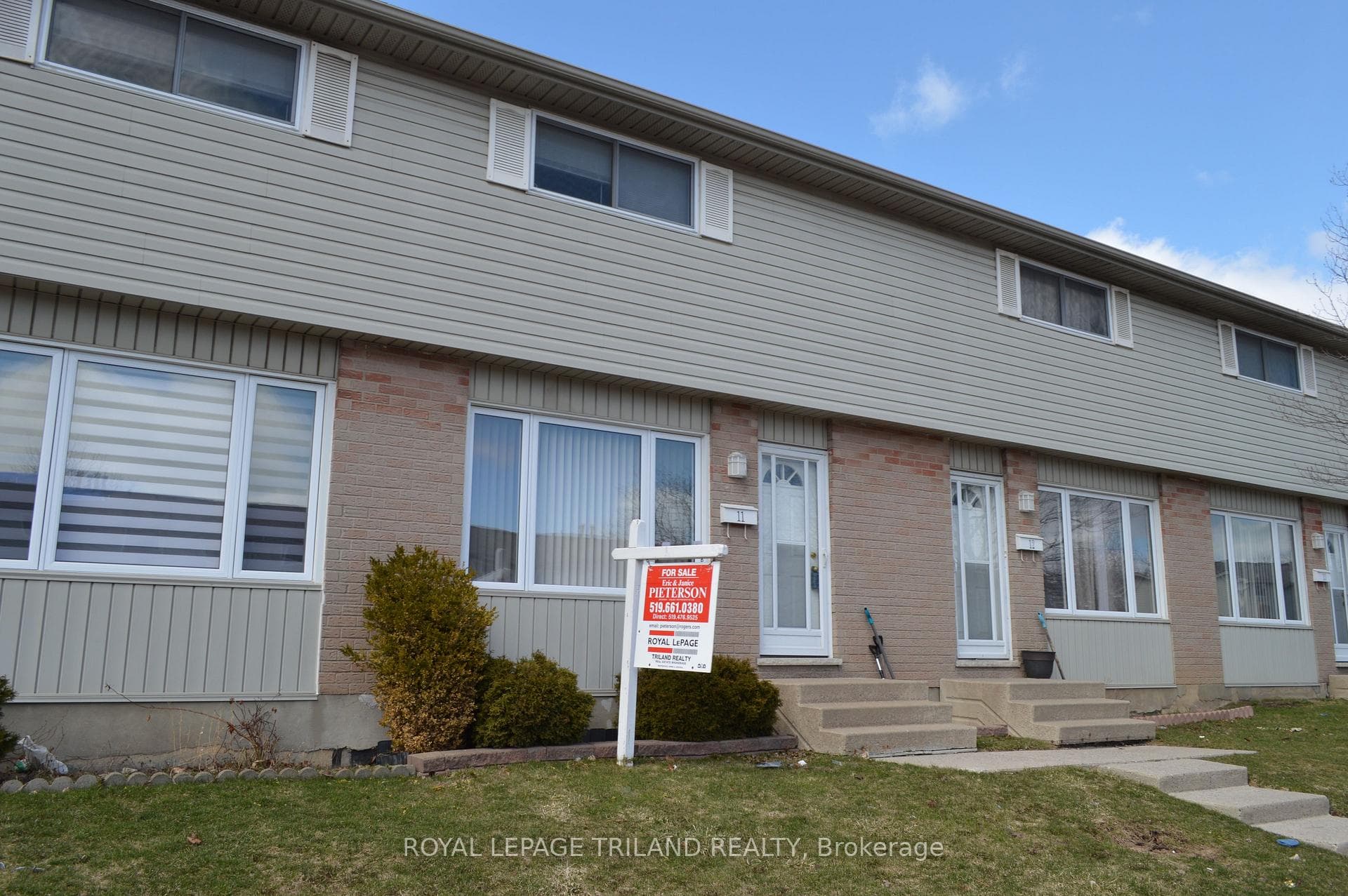 1095 Jalna Boulevard Unit 11 photo 3