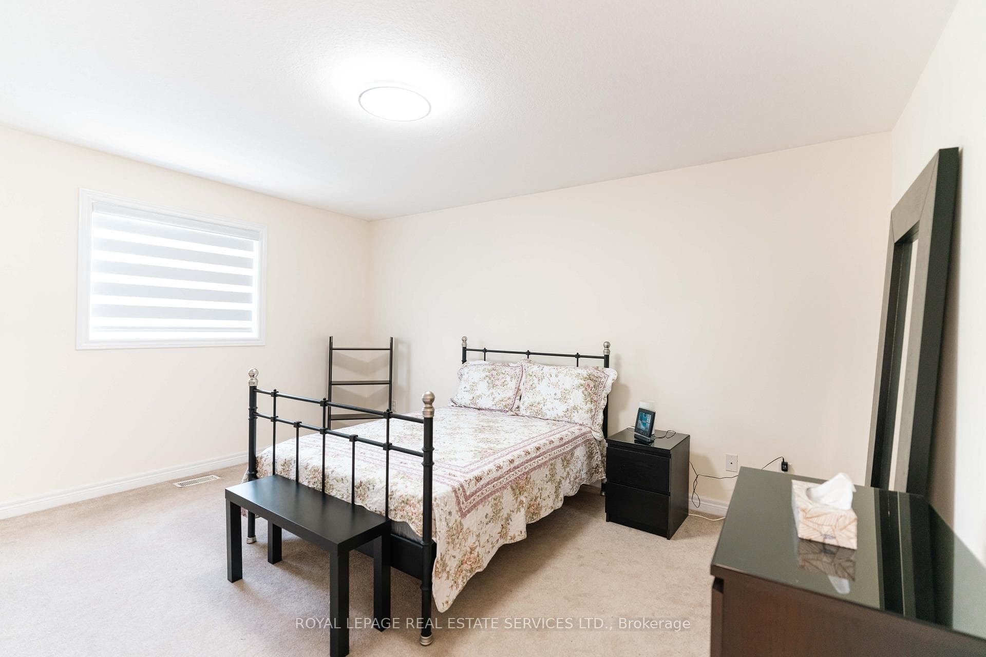 837 Upper Ottawa Street photo 27