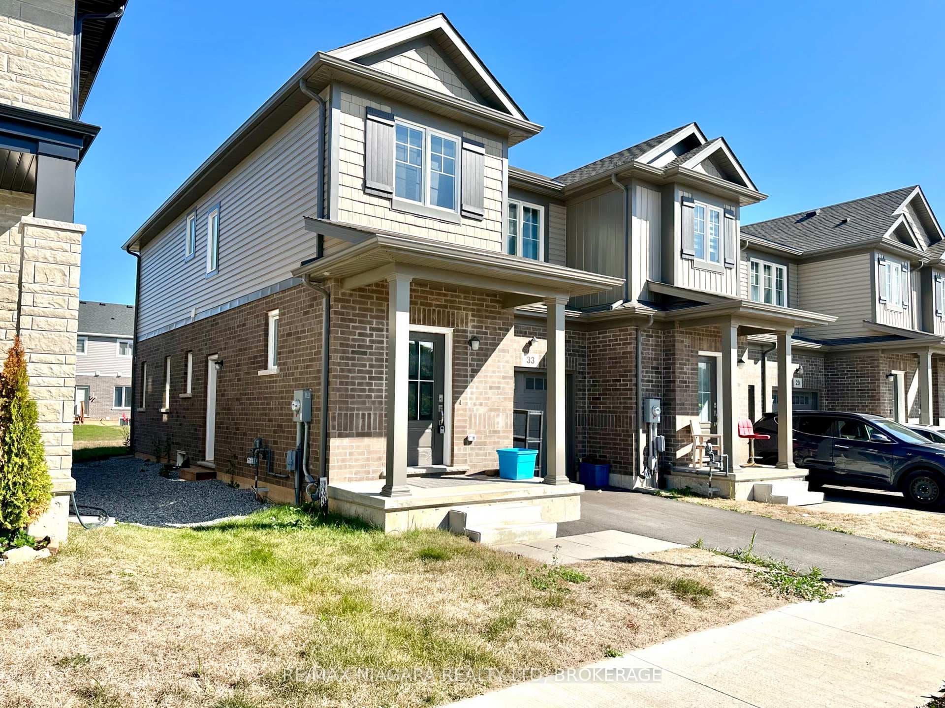33 Saffron Way photo 1