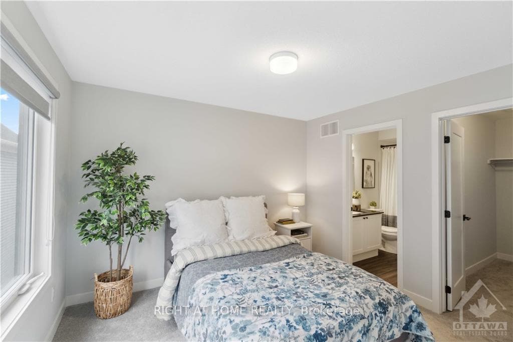 1028 APOLUNE Street photo 20