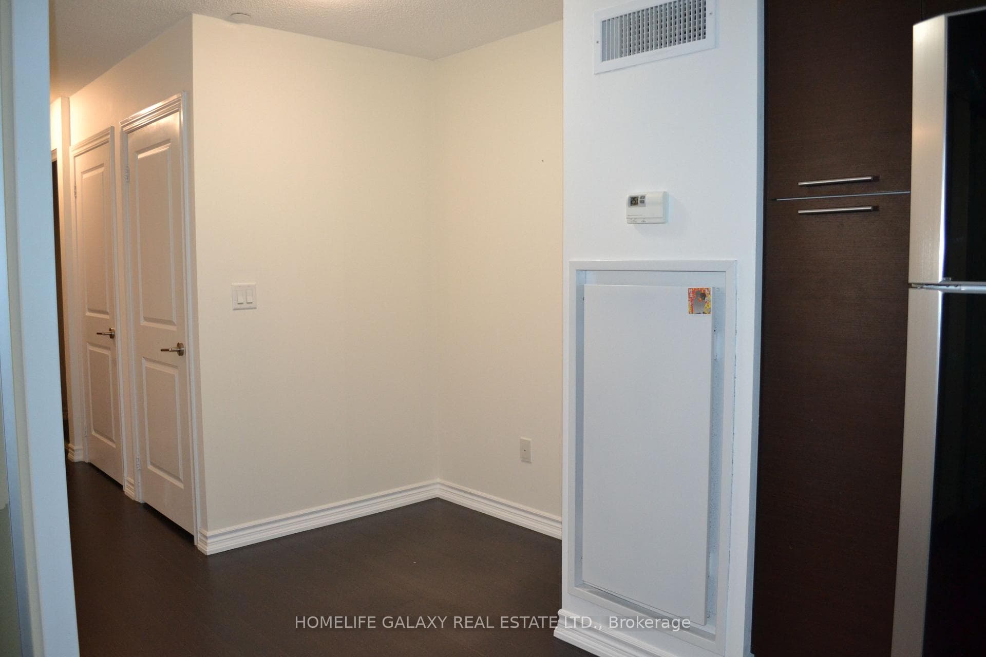 386 Yonge Street Unit 907 photo 4