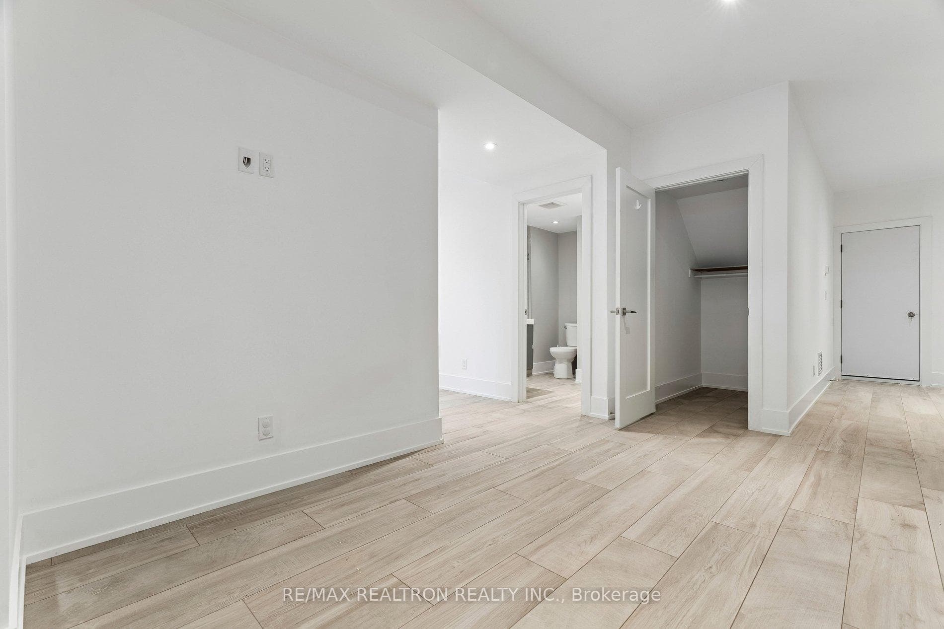 130 Brooklawn Avenue photo 9