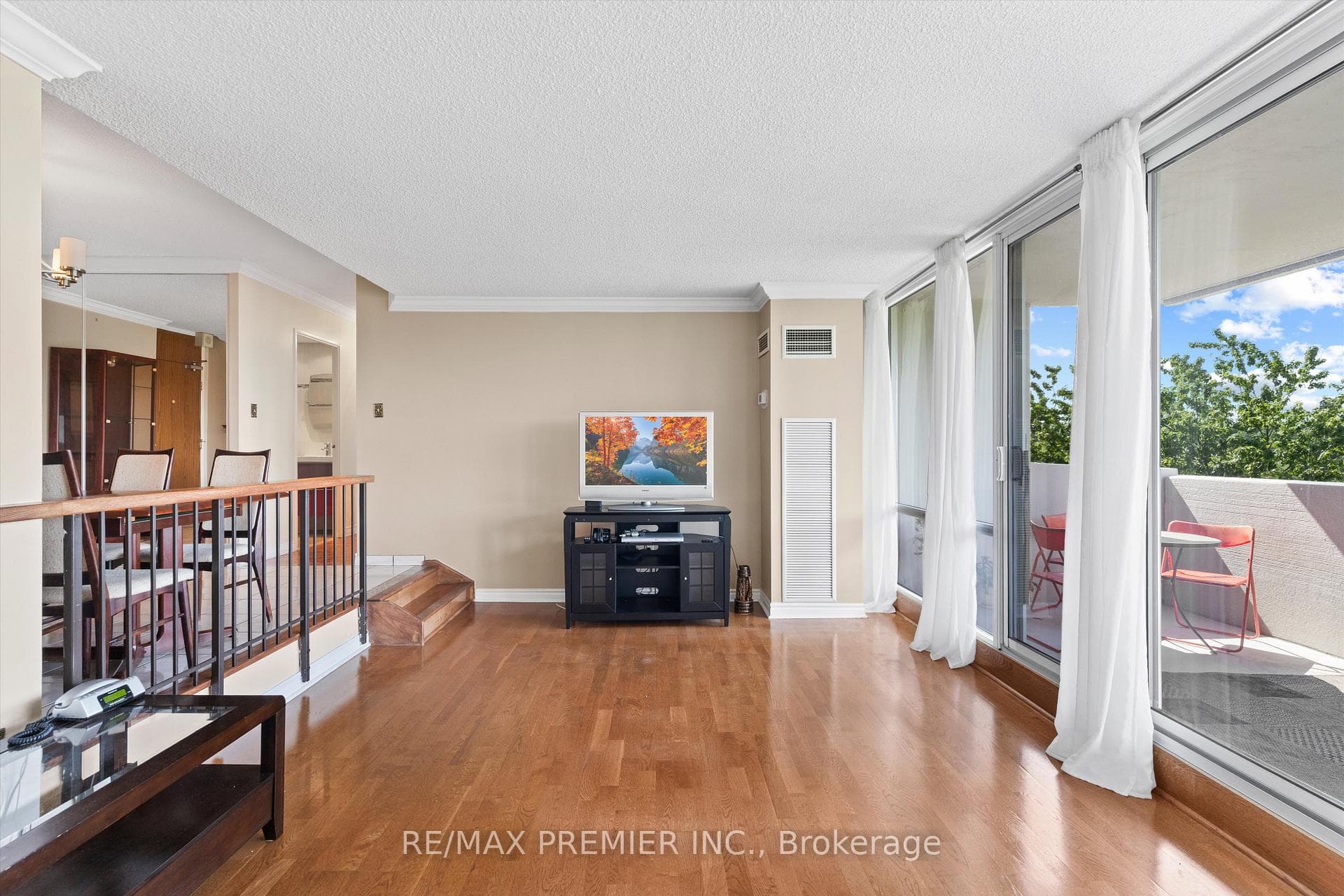 240 Scarlett Road Unit 711 photo 12
