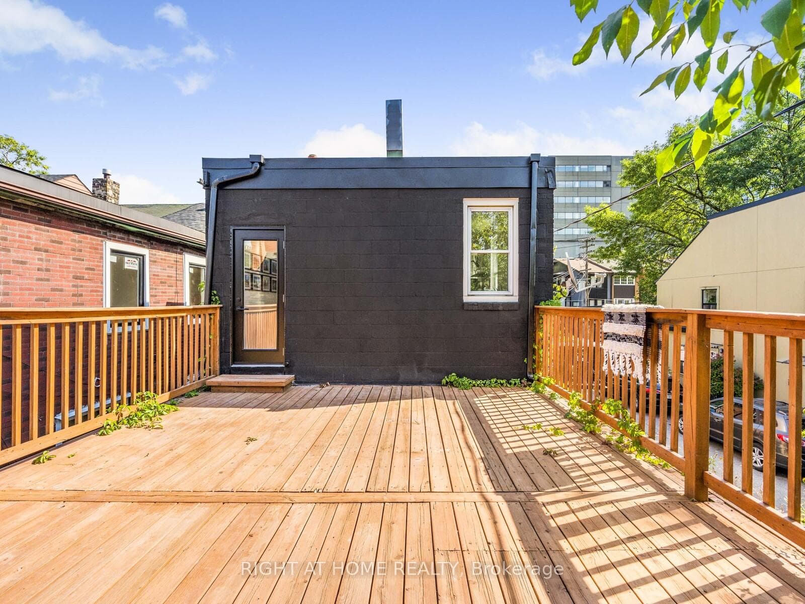 96 Tecumseth Street photo 16