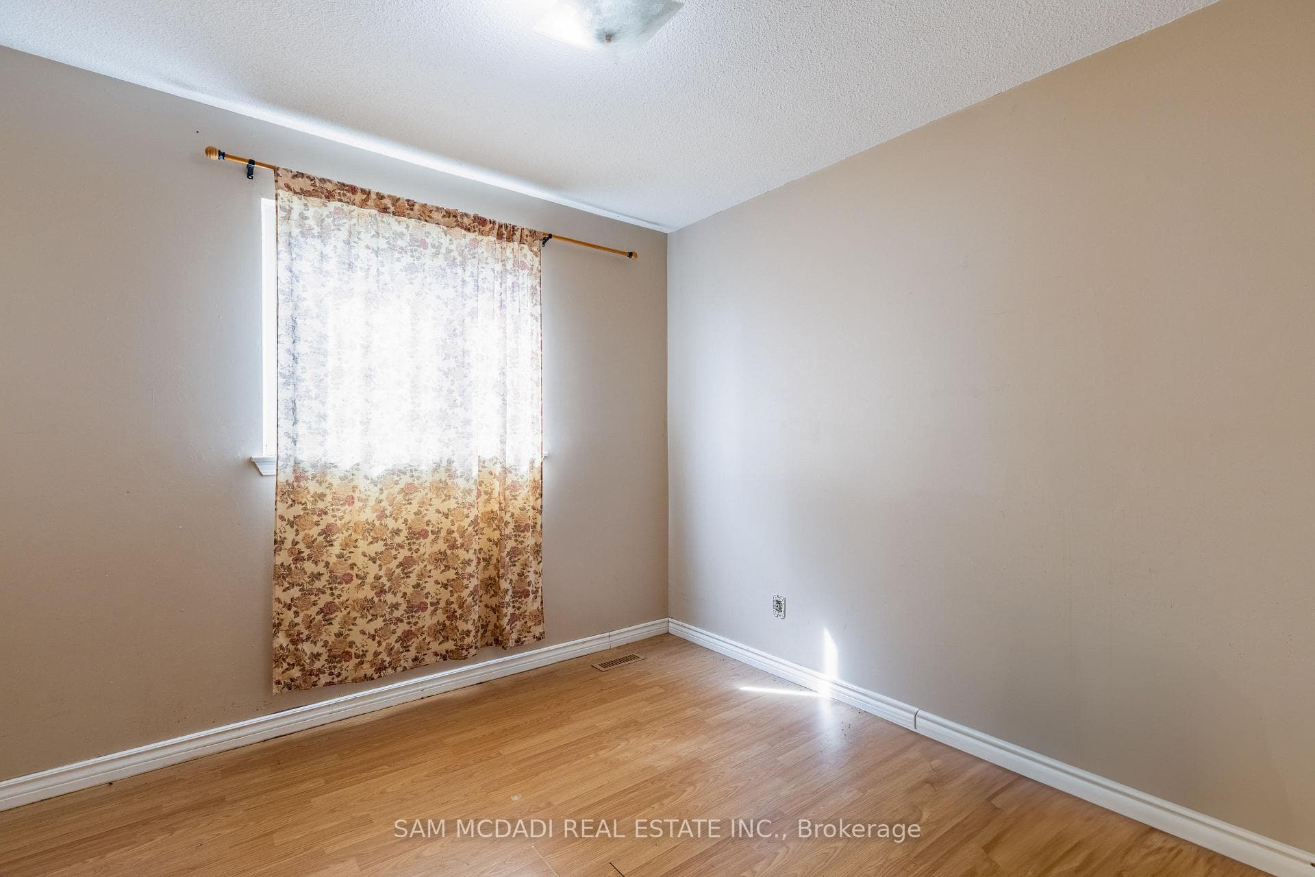 2859 Constable Road photo 22