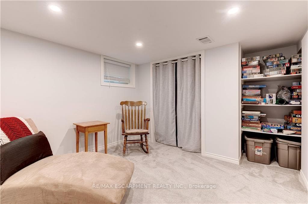 2 Danbury Street photo 34
