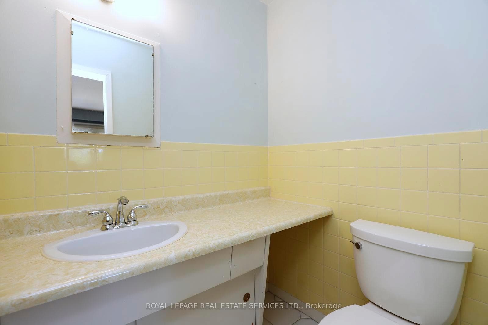 1492 Hillgrove Road photo 28