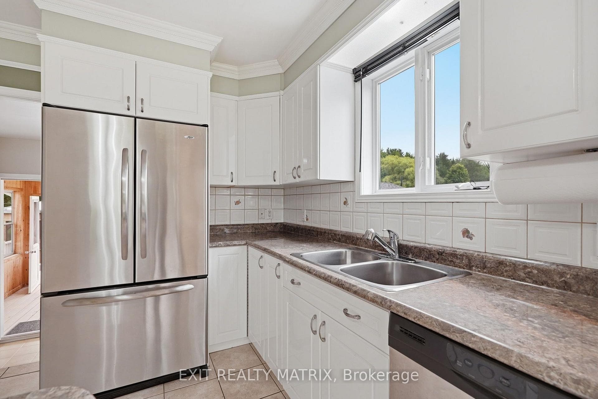 563 Lajeunesse Road photo 13