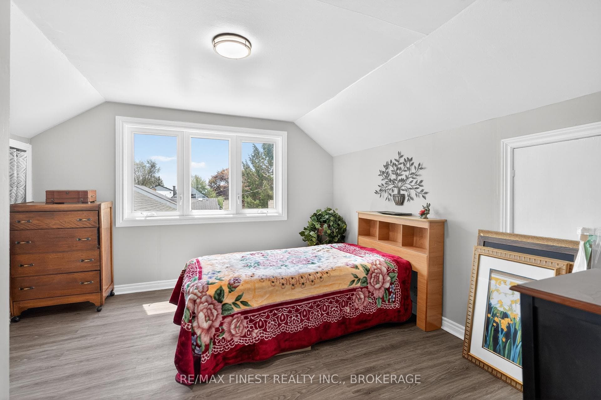 611 Alfred Street photo 32