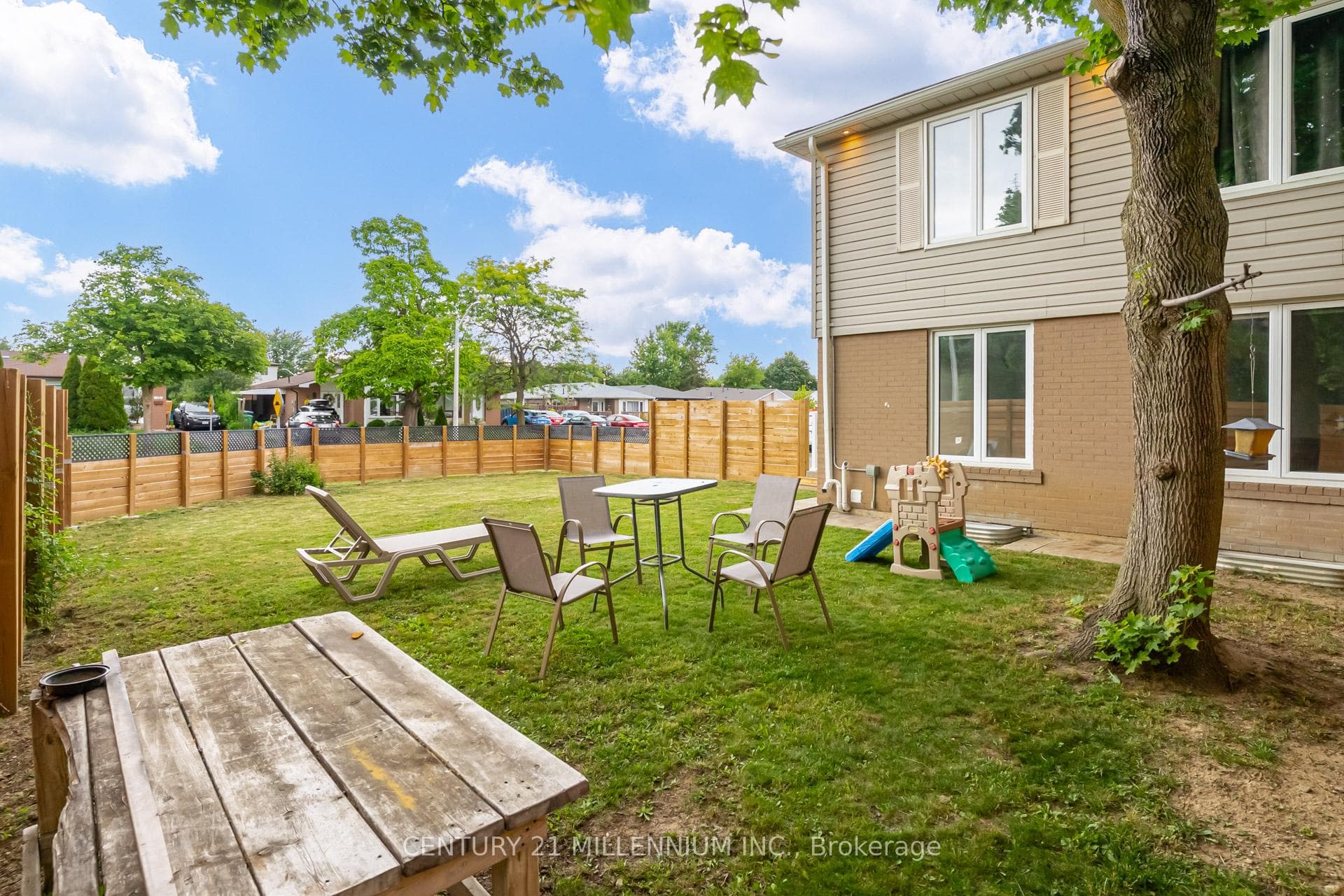 75 Goldcrest Road photo 49