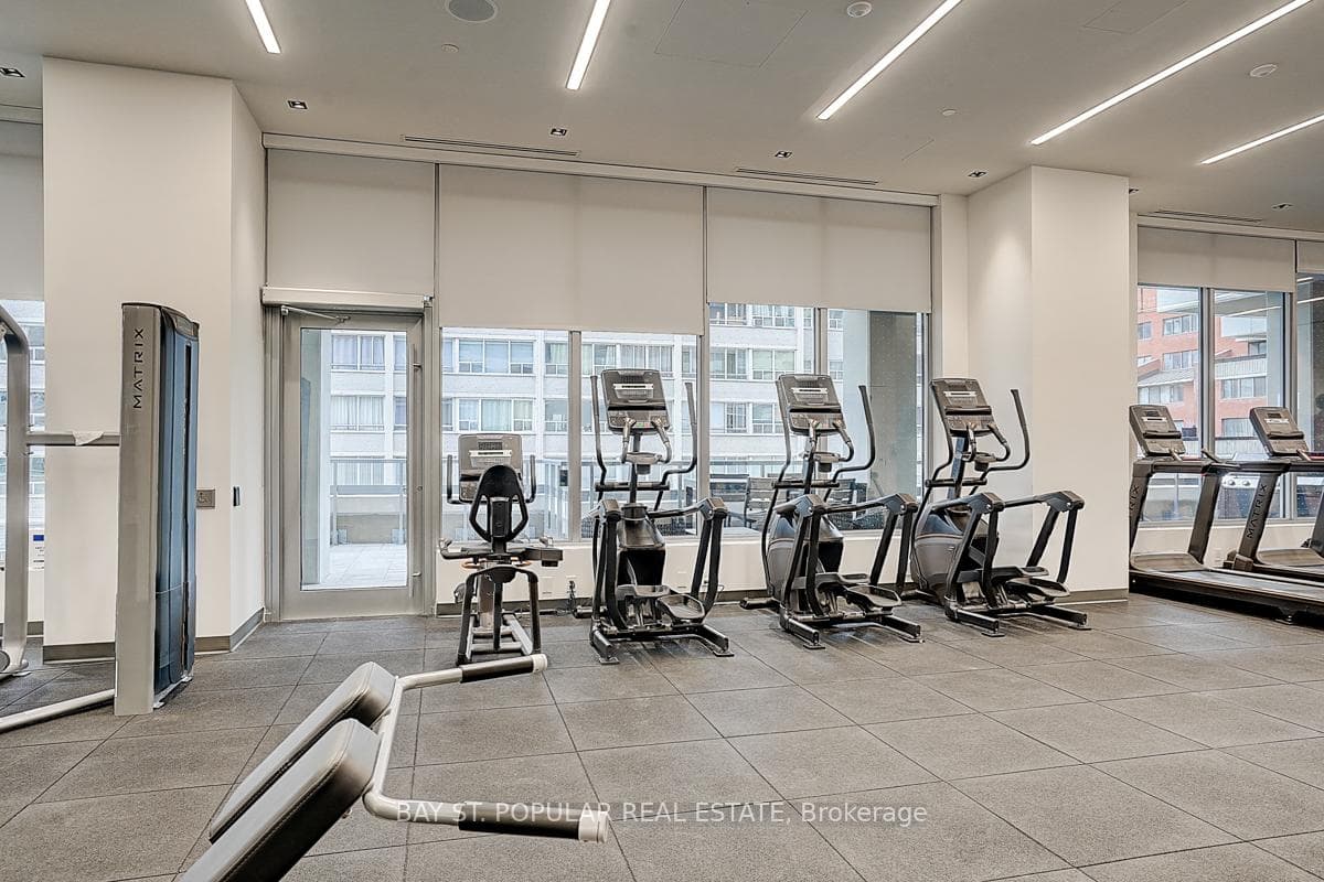 50 Dunfield Avenue Unit 812 photo 21