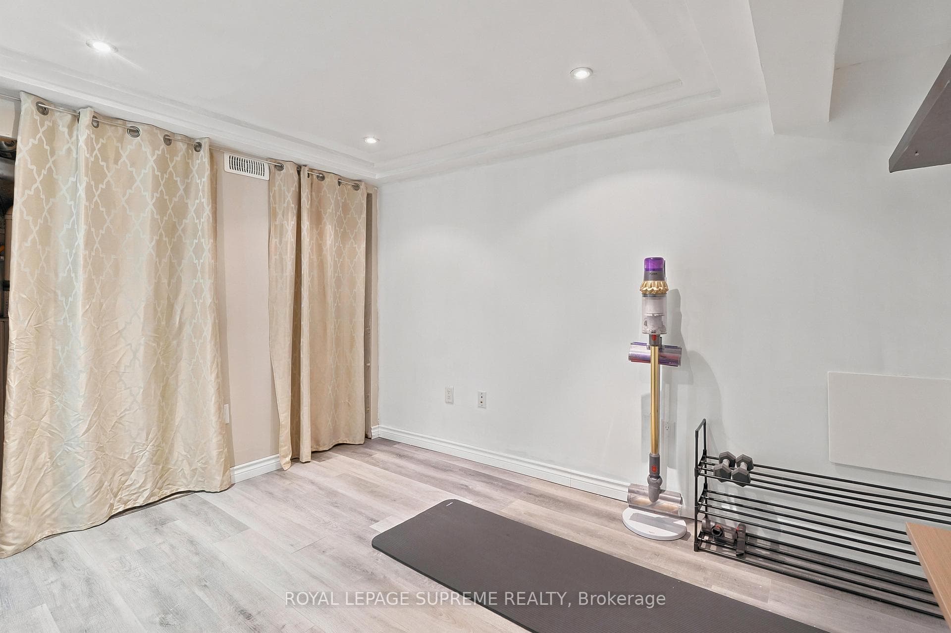 24 Alexandra Boulevard photo 39