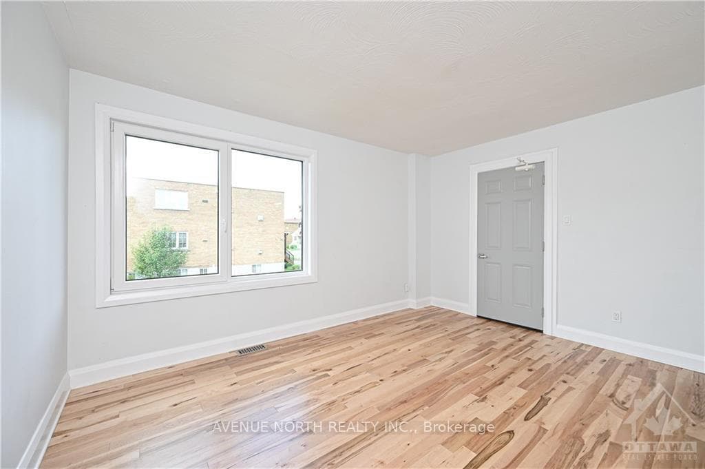 199 STE ANNE Avenue Unit 1 photo 4