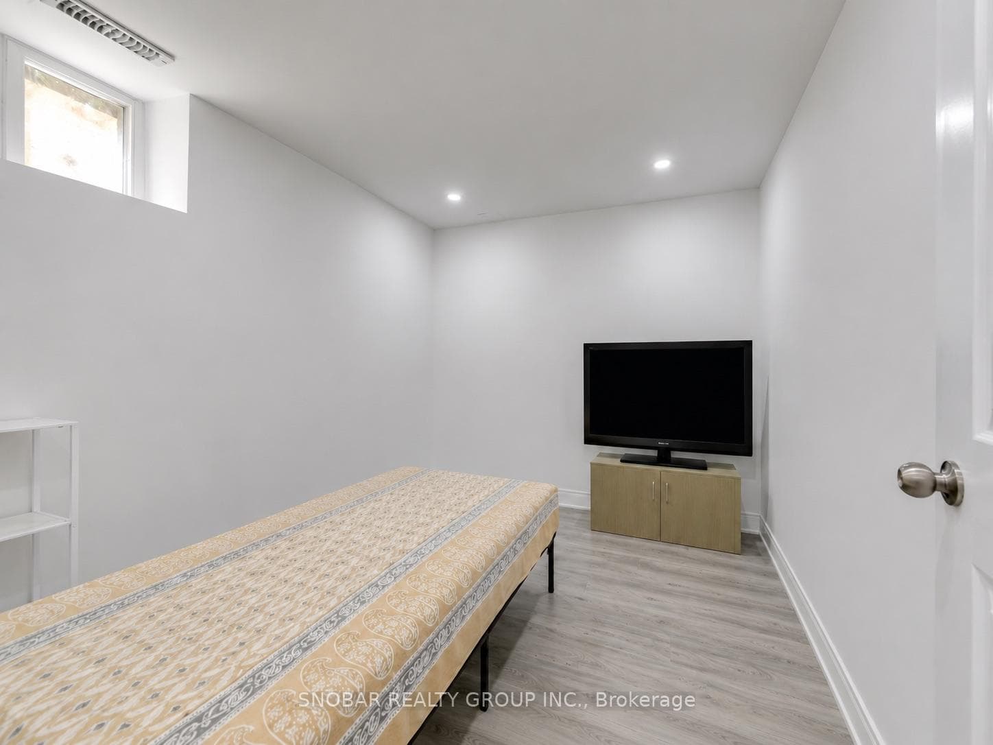 99 Jeffcoat Drive photo 31
