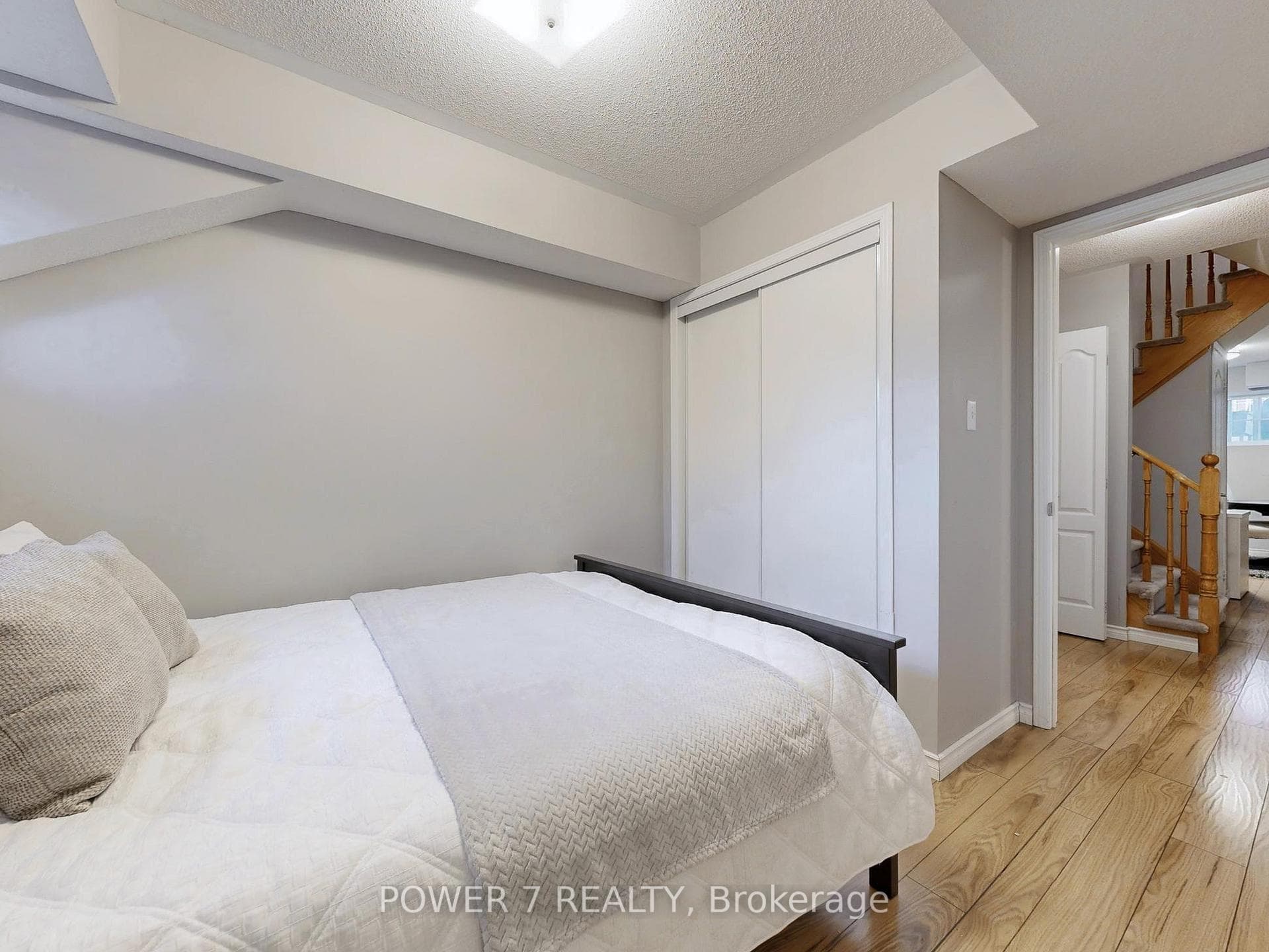 379 White's Hill Avenue photo 39