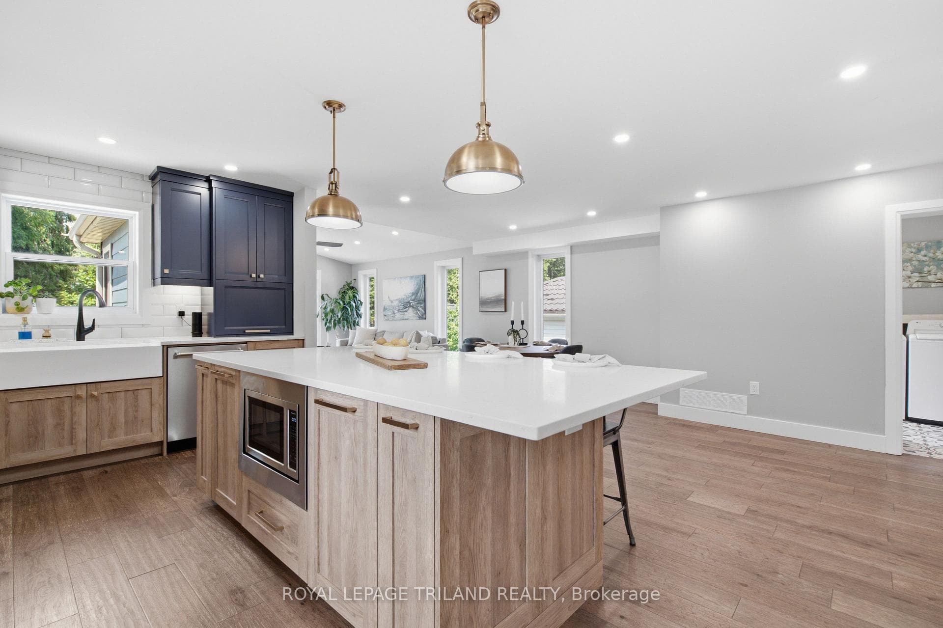 279 Stephen Street photo 14