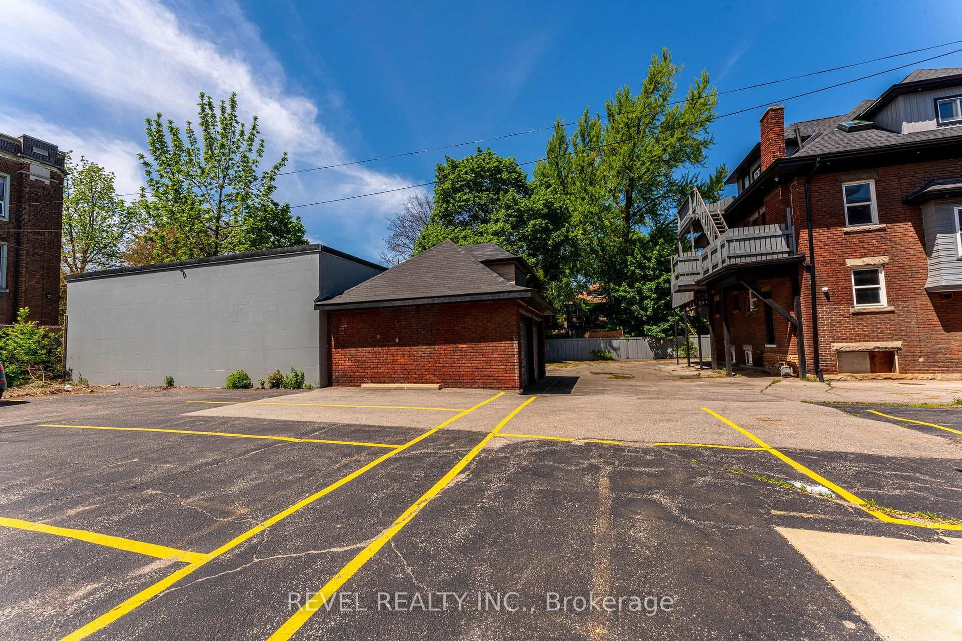 822 Main Street photo 47