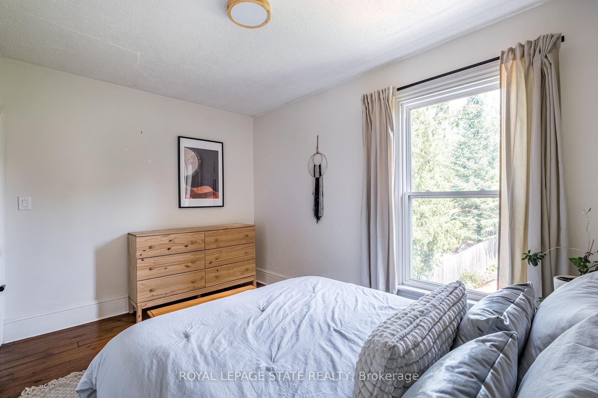 55 Erie Avenue photo 12