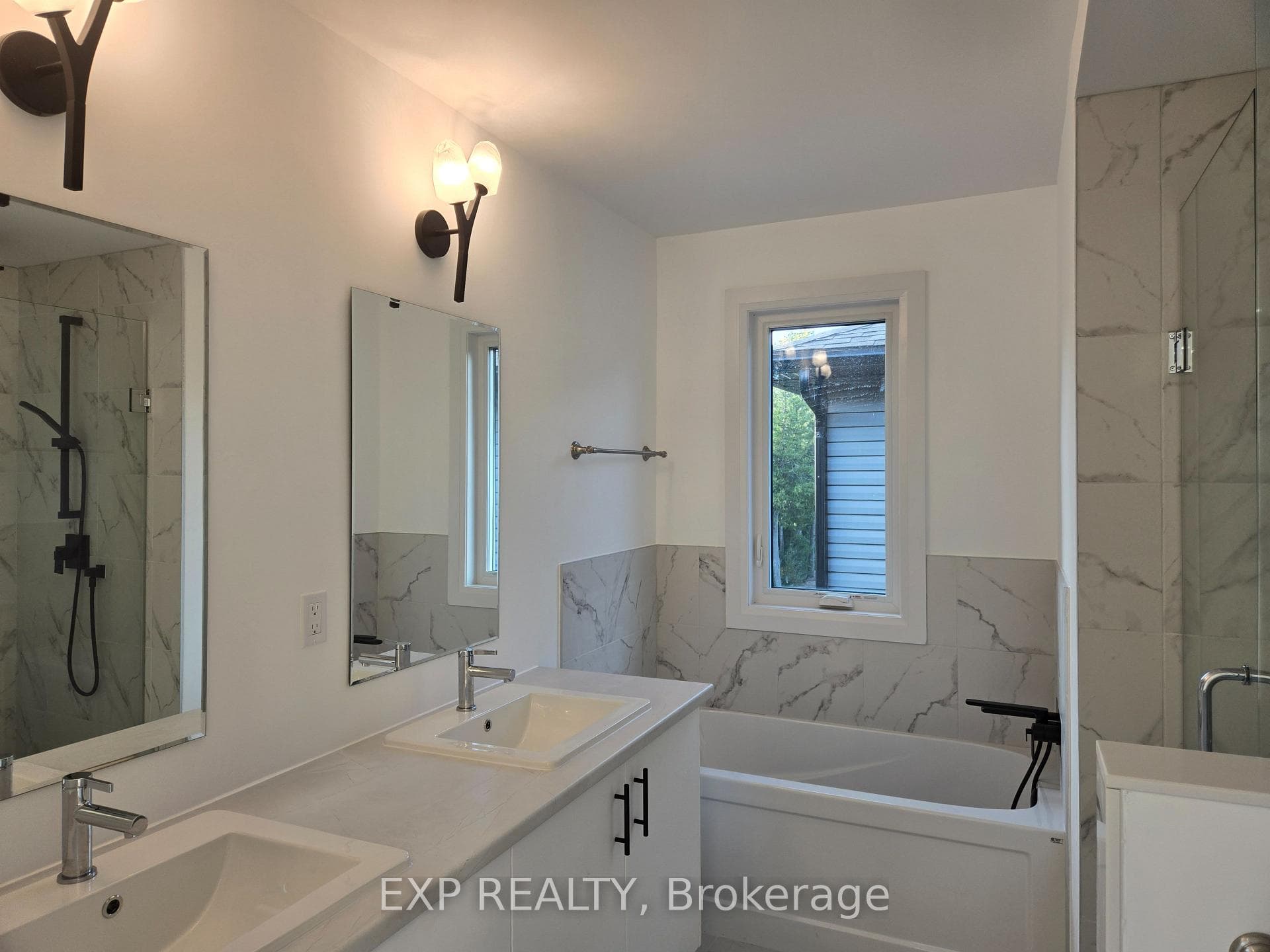 106 Seabastian Street photo 18