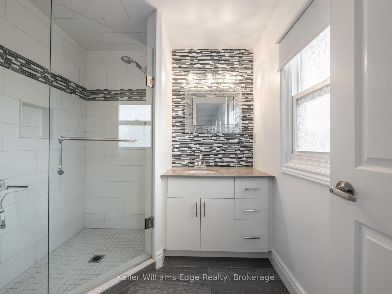 Primary Ensuite Bath