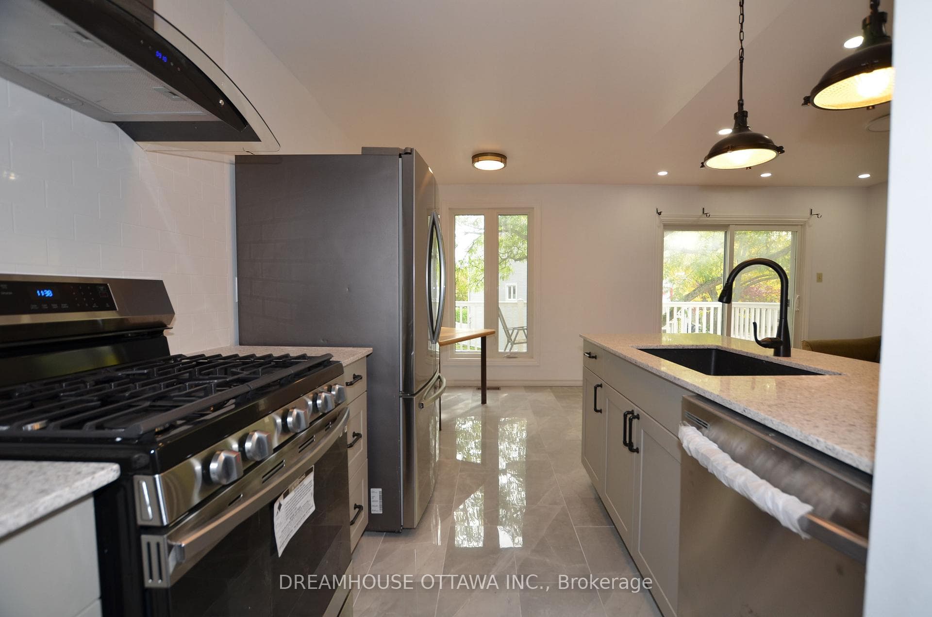 16 Forsyth Lane photo 17